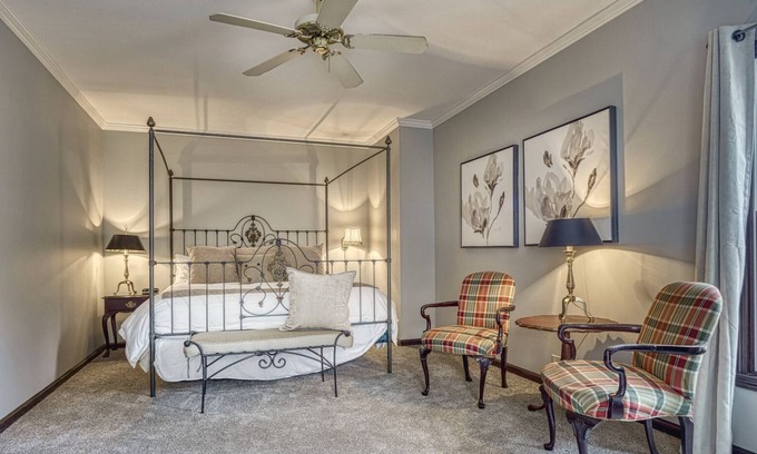 Valparaiso Apartment | Duart Suite in Aberdeen