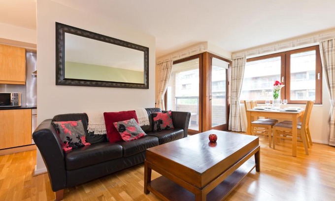 North Wall Apartment | Dublin City Retreat