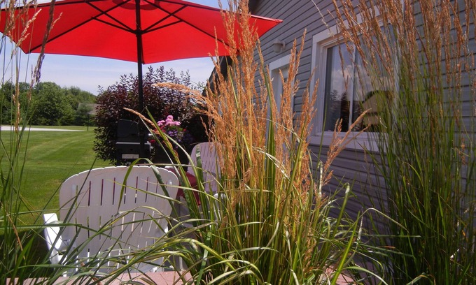Leamington Cottage | Duck Pond Bed & Breakfast Cottage