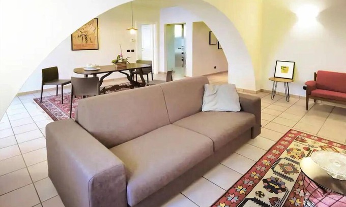 Alba Apartment | Due dei Mille - Three Bedroom Apartment, Sleeps 7