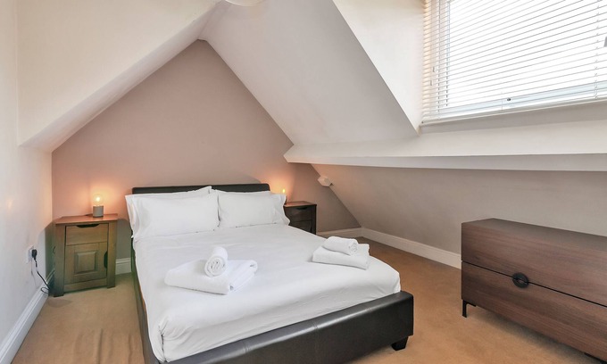 Darley Abbey Apartment | Duffield Road - Picturesque 1bed Apt. on the edge of River with shower over bath
