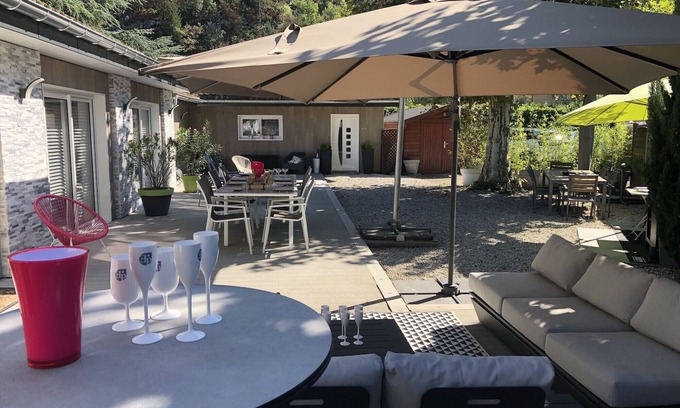 Duingt House | DUINGT centre, Maison 140M2, plage privée, 6Pers.