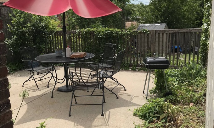 Dundee-Happy Hollow Historic District Condo | Dundee condo - great location close to CWS and Med Center