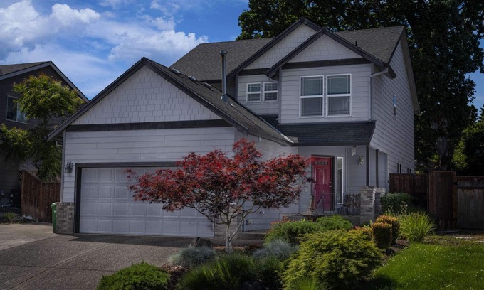 Dundee House | Dundee Gem, Bright Open Layout, Fenced Backyrd, Walk to Wineries, Food, Park w/Tennis & Playground