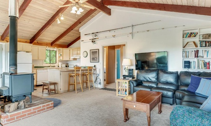 Copalis Beach House | Dune Grass Cottage