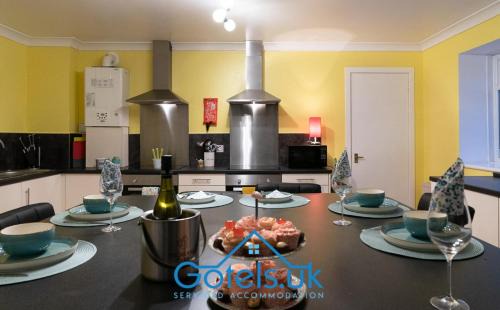 Huntly House | Dunedin House -Contractors - Business Travellers