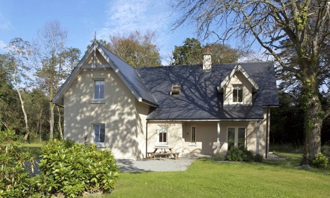 Kenmare Cottage | Dunkerron Woods 4 bedroom 4003 - sleeps 8 guests in 4 bedrooms