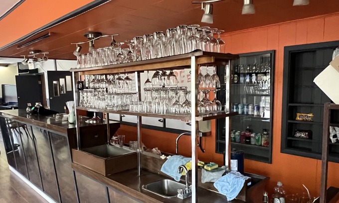 Lac du Bonnet Hotel | Dunlops