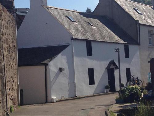 Stonehaven House | Dunnottar Cottage