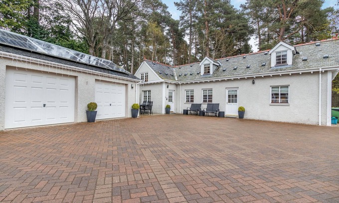 Grantown-on-Spey Cottage | DUNSTAFFNAGE COTTAGE, family friendly in Grantown-On-Spey