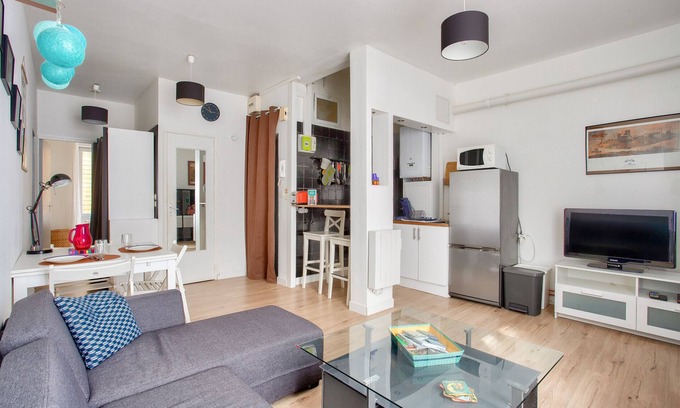 Madeleine-Champ de Mars Apartment | Duo getaway 100m from the Loire