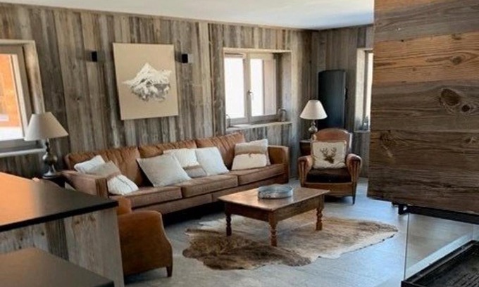 Crest-Voland Ski Chalet | Duplex 11 pers. au centre de Crest-Voland, cheminée, ski-room, wifi, non fumeurs - FR-1-733-36