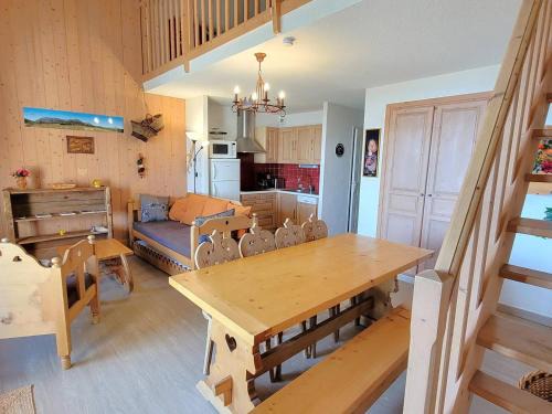 Saint-Michel-de-Chaillol Apartment | Duplex 8/9 pers avec terrasse Sud, proche pistes, Wi-Fi, animaux OK, parking + options - FR-1-393-92