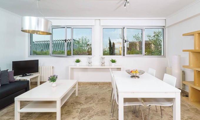 Penya-roja Apartment | Duplex apartment with 3 bedrooms and 2 bathrooms Ciudad de las Ciencias.