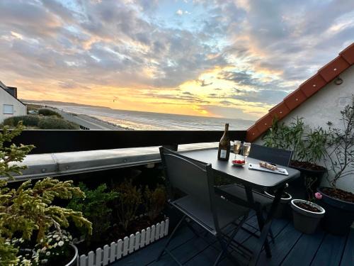 Wissant Apartment | DUPLEX AVEC JACUZZI vue imprenable sur la baie de Wissant