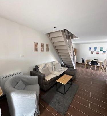 Lunel Apartment | Duplex Cosy en Cœur de Ville