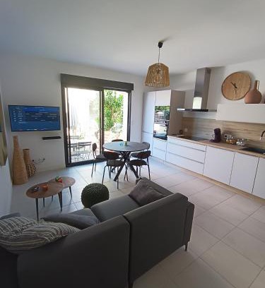 Pineto Apartment | Duplex Cosy- Sérénité en Bord de Mer