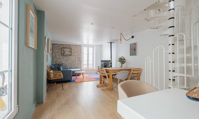 Saint-Lambert House | Duplex Dreams, by Veeve
