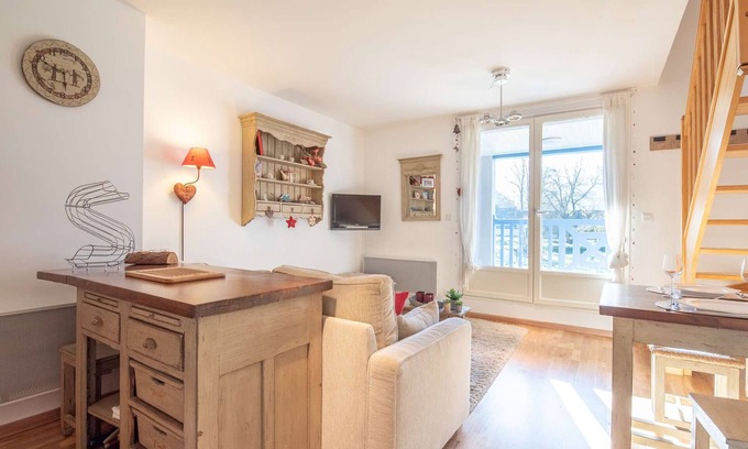 Bourisp Apartment | Duplex for 6 with Balcony, Private Parking, and Ski Locker in Bourisp