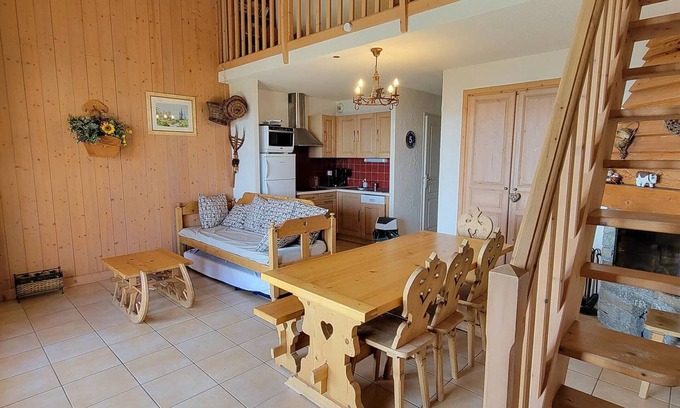 Saint-Michel-de-Chaillol Apartment | Duplex for 8 with South Balcony, Fireplace, and Free WiFi in Saint-Michel-de-Chaillol