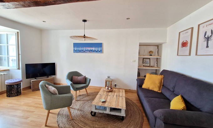 Plougasnou Apartment | Duplex in Plougasnou near Stunning Beaches