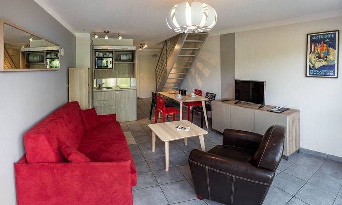Tallard Apartment | Duplex in the heart of Tallard aerodrome