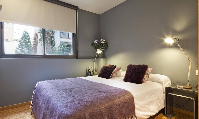 El Putget i Farro Apartment | Duplex near the Park Güell 4 habit - 8 pax with access to pool WiFi Free