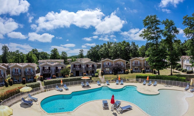 Barbaste Condo | Duplex Proche Du Cours De Golf + Accès Piscine!