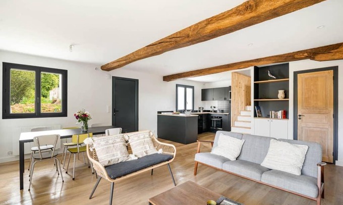 Saint-Pee-sur-Nivelle Apartment | Duplex rénové - Ferme basque du XVIIIe