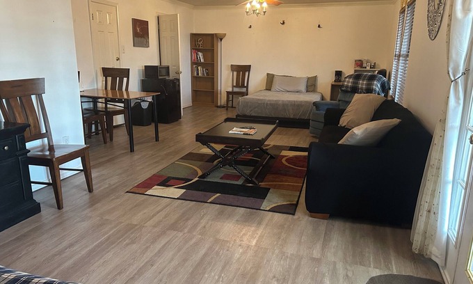 Kyle House | Duplex Style 2 Bedroom Relaxing Space