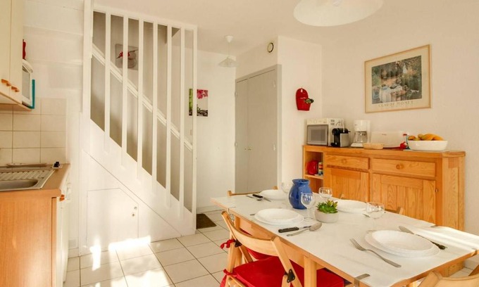 Esquieze-Sere Apartment | Duplex T2 pour 6 pers avec terrasse exposée sud, parking, proche stations de ski à Esquièze-Sère - FR-1-402-5
