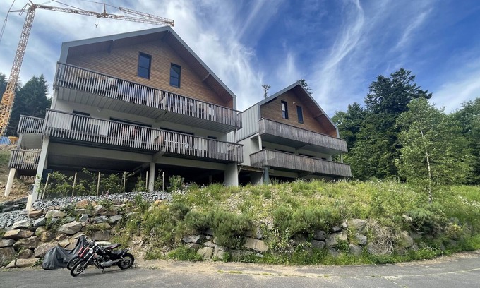 Laveissiere Apartment | Duplex T4 résidence les Étoiles du Sud