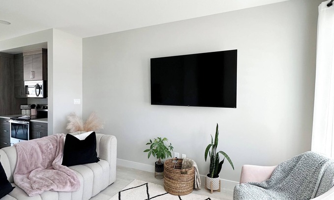 Lethbridge House | Duplex- West Lethbridge. 5 minutes from University of Lethbridge.