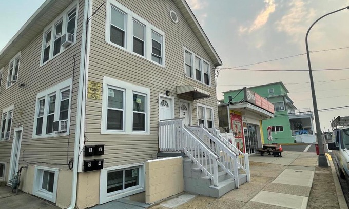 Seaside Heights Apartment | Dupont Beach House B
