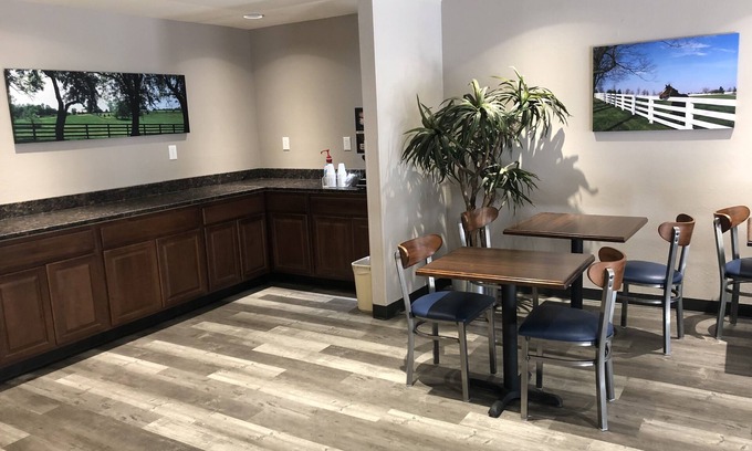 St. Matthews Hotel | DuPont Suites