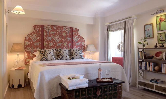 Old Town Apartment | Durrell Liston Suites