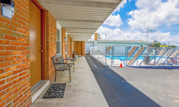 Palmyra Hotel | Dutch Motel By OYO Near Hershey Park