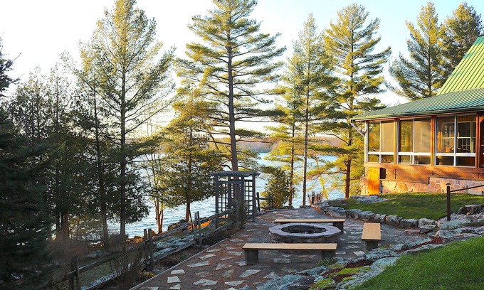 Central Frontenac Cottage | Dvira’s lakefront cottage - Hot tub & Pool table