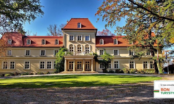 Dobczyce Hotel | Dwór Sieraków