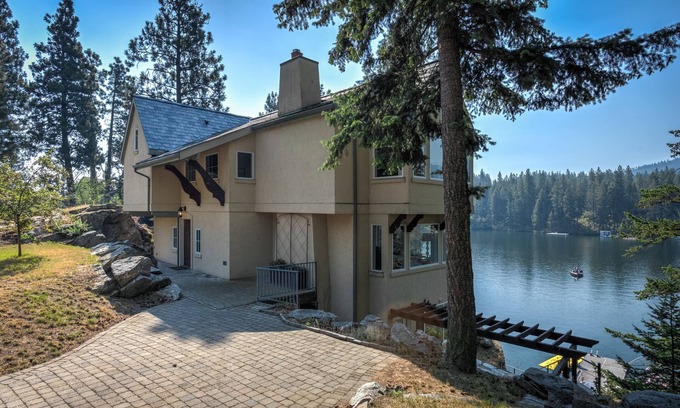 Post Falls House | Dynamite View that will have you feeling like you are sitting in the osprey nest