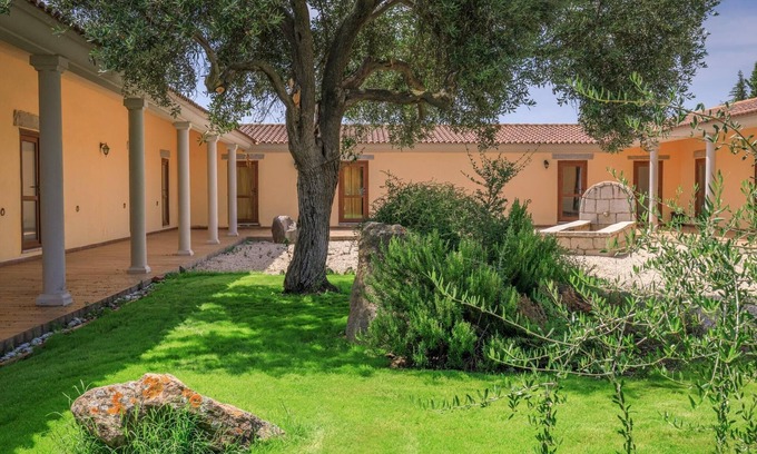 Badesi Bed & Breakfast | e) 12E B&B - One Bedroom Bed and Breakfast, Sleeps 2