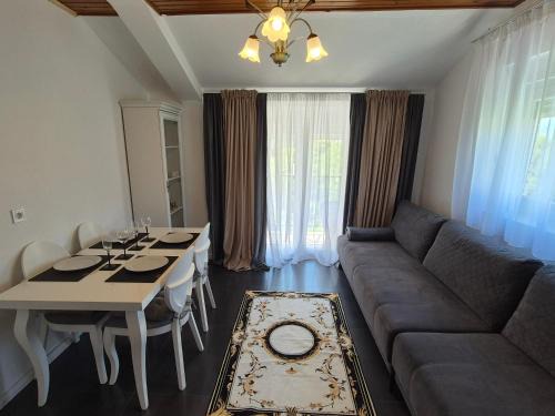 Igalo Apartment | E&E Apartments Paradise Valley