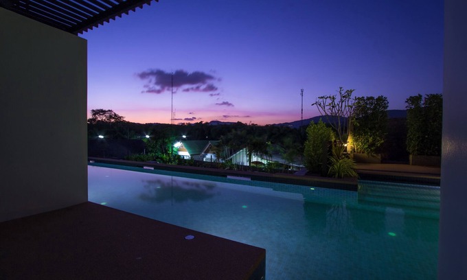 Wichit Apartment | E Honeymoon Studio with Pool Access