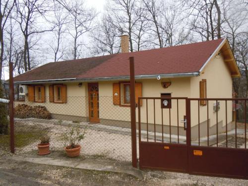 Veroce House | E-major