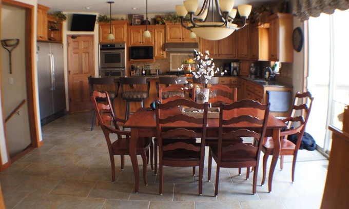 Neenah House | EAA Air Adventure - Executive Home for Business Rental
