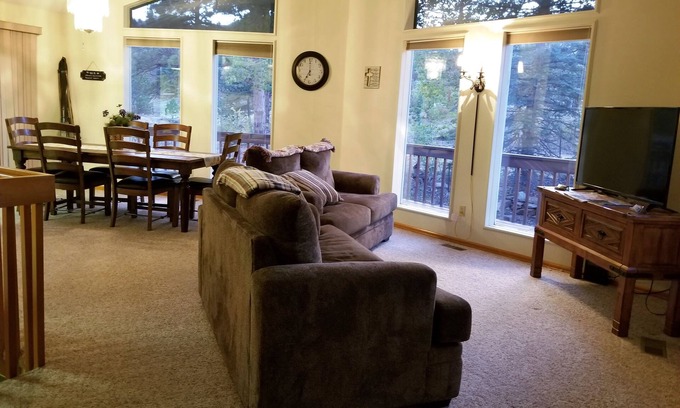 Carriage Hills House | Eagle Cliff Cottage Sleeps 6 (20-NCD0244)