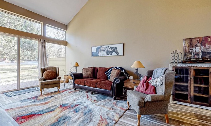 Redmond House | Eagle Crest Highland Getaway
