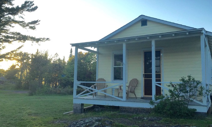 Eagle Harbor Cottage | Eagle Harbor's Hilltop Cottage
