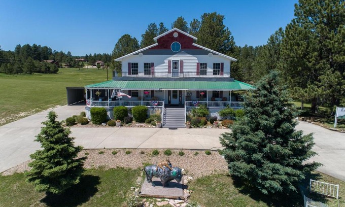 Custer Cabin | Eagle’s Landing Lodge