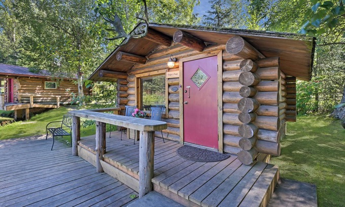 Hope Cabin | Eagle's Peak Cabin - a little Alaskan log cabin right on the pond